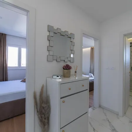 Blue Wave Τρογκίρ