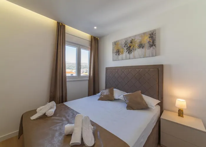 Blue Wave 特罗吉尔