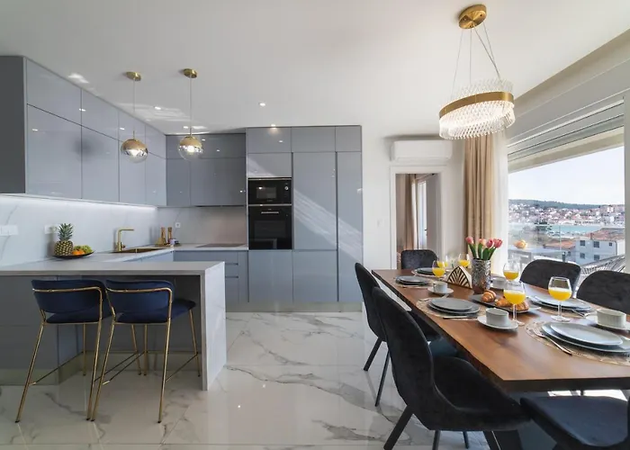 Blue Wave 特罗吉尔